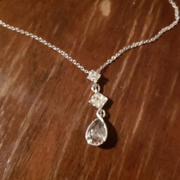 Swarovski pendant necklace - Picture 2 of 3